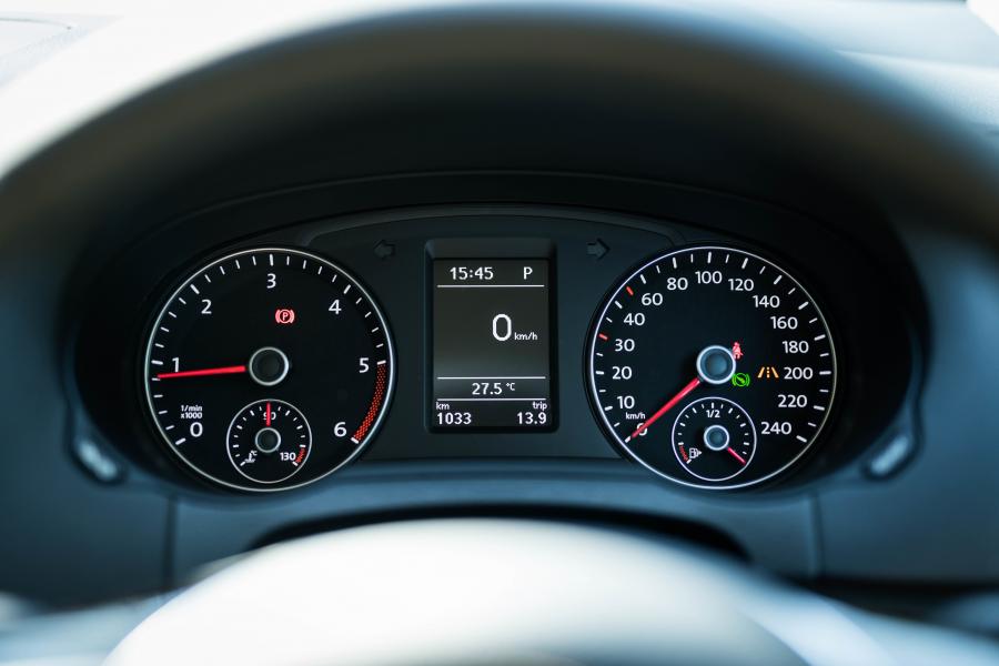 Панель приборов Volkswagen Sharan 2015 года  (JP) (фото 7 из 16)